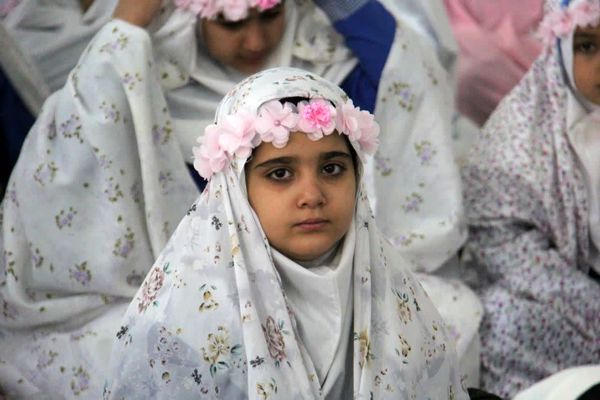 جشن تکلیف دانش‌آموزان دختر اسلام آباد غرب