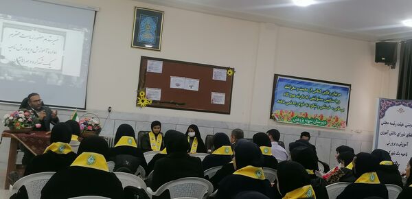 نشست هیات رئیسه مجلس دانش‌آموزی با شورای دانش‌آموزی 