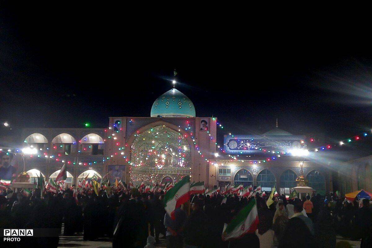 جشن باشکوه ولادت امام رضا(ع) در حرم مطهر برادرشان، حضرت جعفر بن موسی‌الکاظم (ع)