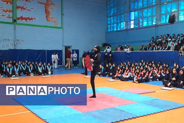 یاوران انقلاب؛روشنای مسیر نوجوانان امروز