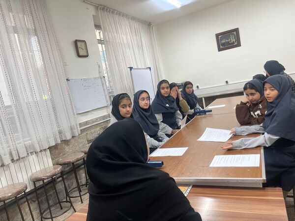 جلسه سفیران سلامت دبیرستان مطهره ناحیه ۶ مشهد 