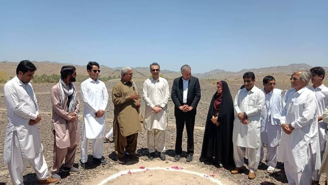کلنگ احداث مدرسه ۳ کلاسه در نیکشهر به زمین زده شد 