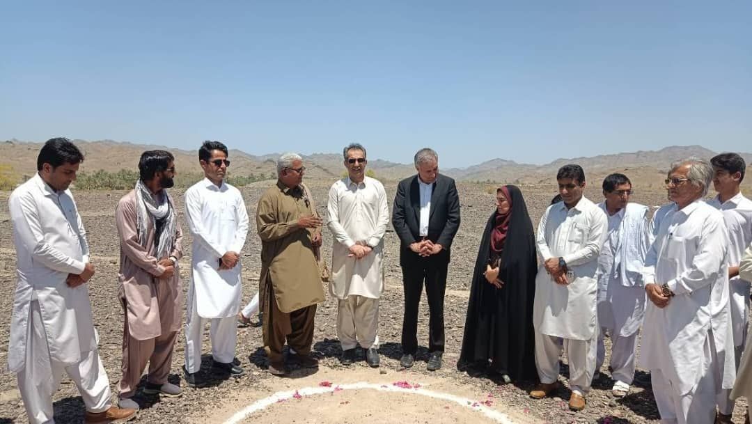 کلنگ احداث مدرسه ۳ کلاسه در نیکشهر به زمین زده شد 
