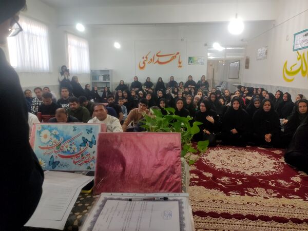 اولین جلسه انجمن اولیا در دبیرستان فیاض 