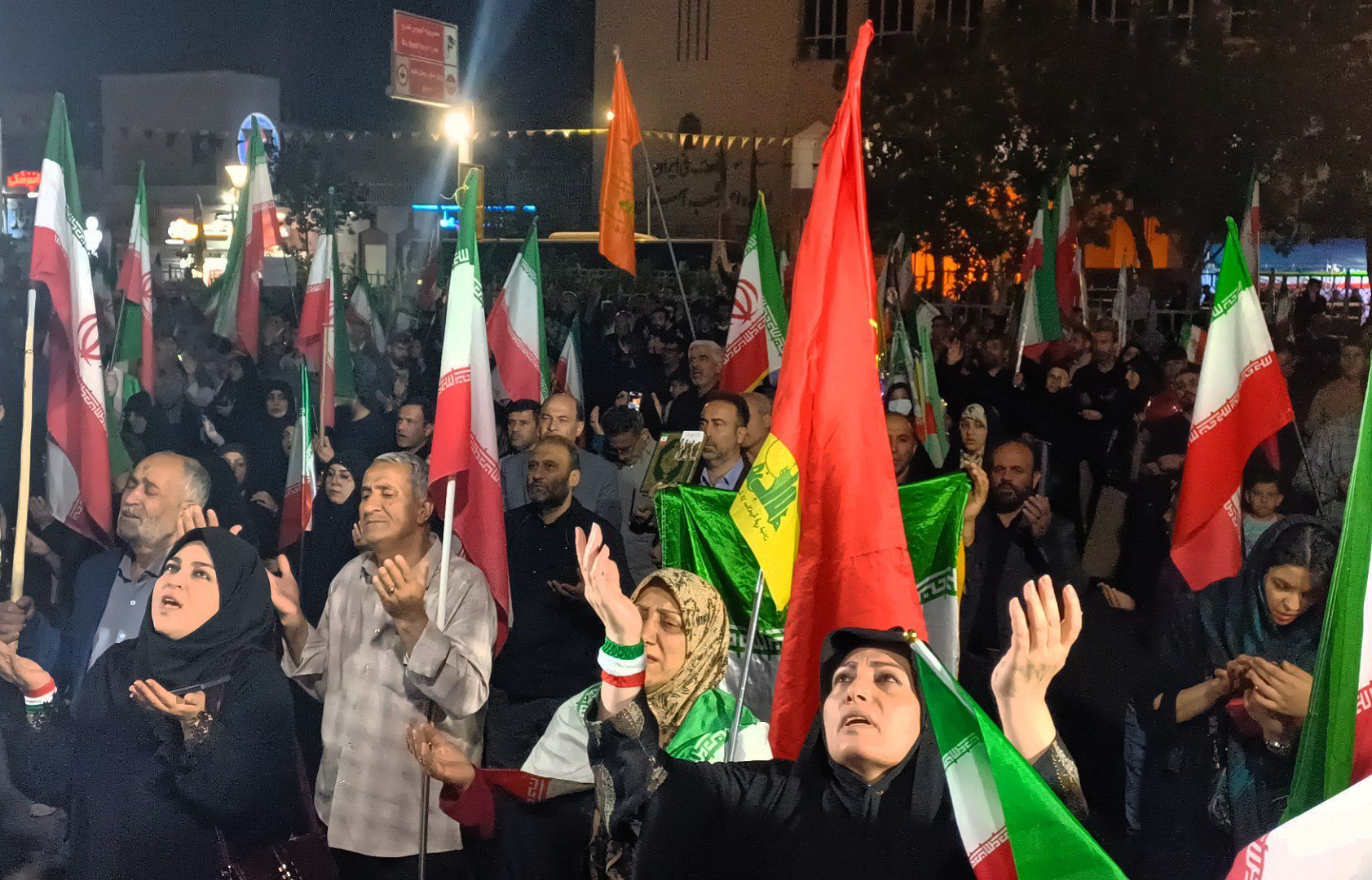 تجدید میثاق مردم استان البرز با رهبر معظم انقلاب در هشتادو پنجمین شب 