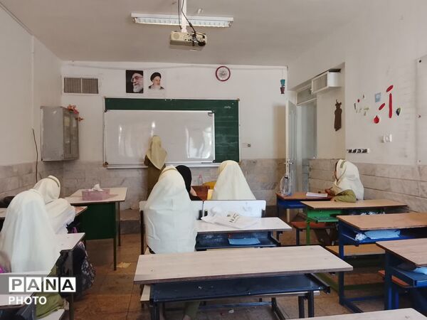 کلاس های جبرانی تابستانه دبستان حضرت زینب (س) شهر جعفریه 