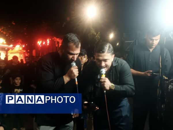 مراسم عزاداری شب عاشورا در خیابان‌های نیشابور 