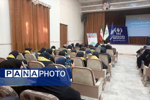 دوره مقدماتی آموزش خبرنگاری ویژه دختران در کانون اندیشه،