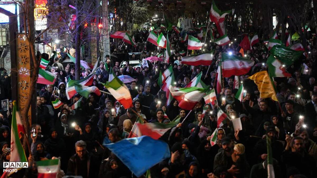 تجمع باشکوه مردم فردیس در یاد و خاطره رهبر شهید امام خامنه‌ای
