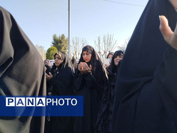 اقامه نماز عید فطر در حرم مطهر رضوی