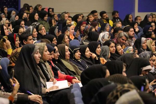 همایش راهکارهای اختلالات یادگیری دانش آموزان در نجف آباد 
