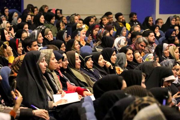 همایش راهکارهای اختلالات یادگیری دانش آموزان در نجف آباد 