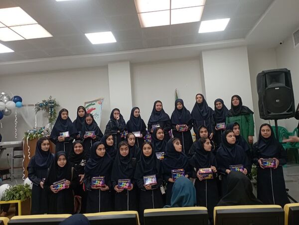  جشن جوانه ها در دبیرستان رحمت ناحیه ۲ اصفهان 