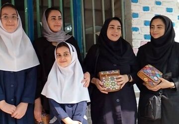 تقدیر از پرستاران درمانگاه حضرت علی اصغر(ع) توسط مدرسه مهندس وحید کیهانی
