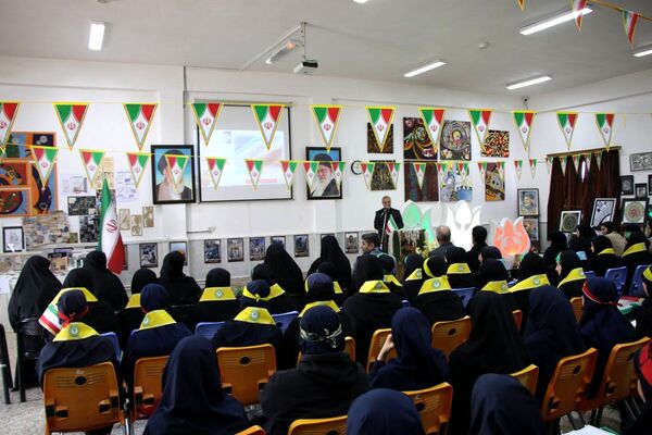 همایش «یاوران انقلاب» پیشتازان هنرستان شهریار تبریز
