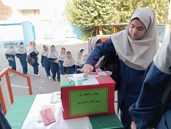 برگزاری جشن عاطفه ها در مدارس شهرستان قدس