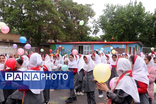 کارناوال شادی سازمان دانش‌آموزی به مناسبت روز دختر در دبستان پیامبر اعظم