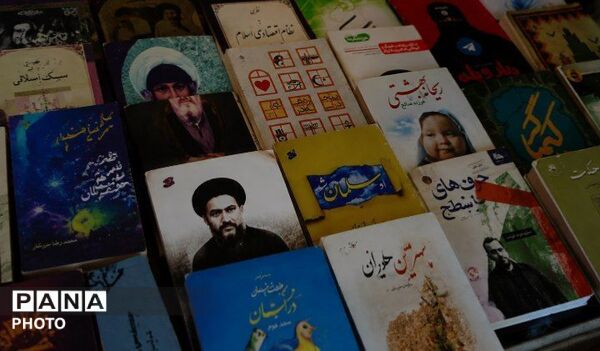 فعالیت مجموعه مردم‌نهاد مسجد جامع کمالشهر در حوزه کتابخوانی