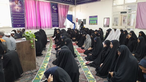 محفل انس با قرآن کریم  در دبیرستان شاهد یاس نبی «س»