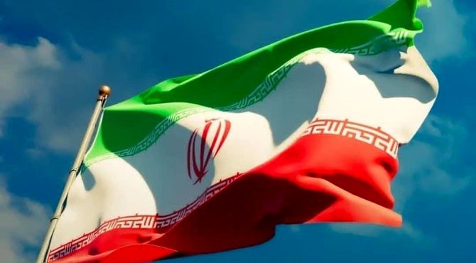 چرا با آمریکا آشتی نمیکنیم که مشکلات کشورمون حل بشه؟