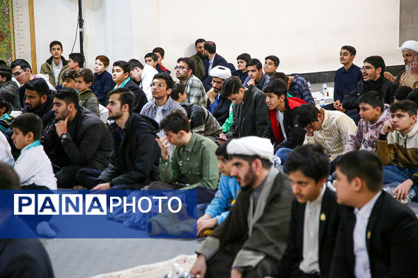 دورهمی قرآنی حافظان و قاریان نوجوان در حرم حضرت معصومه(س)