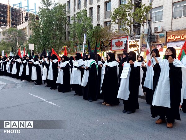 حضوری از جنس نور در چهلم رهبر انقلاب