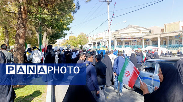 نسل بیدار انقلاب؛ خروش دختران شاهد فاطمه‌زهرا(س) شهرکرد مقابل استکبار جهانی