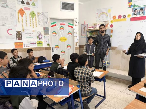 تقدیر از برترین‌های دبستان شهید پسندیده فدافن