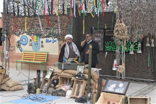 جلوه‌هایی از یادواره شهدا در دبستان استثنایی باغچه‌بان قم