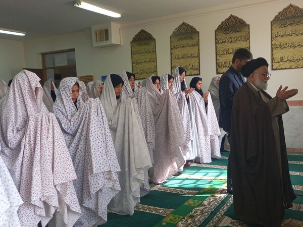 حضور امام جمعه شهرستان نیشابور در دبیرستان نمونه وکیلی استاد شفیعی کدکنی «وکیلی ۱۰»