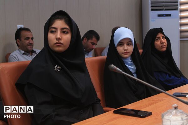 همایش «دختران مقاومت، امید آینده ایران» شهرستان بهارستان
