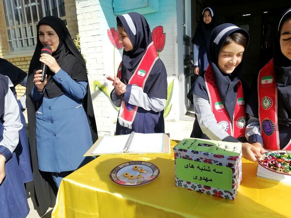 سه شنبه‌های مهدوی در دبستان ناهید نخودی 