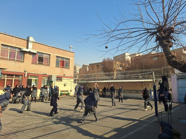فجرانه ورزشی در دبیرستان حضرت ولی عصر (عج)
