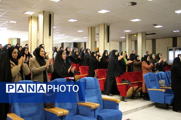 اولین جلسه کارگاه توانمندسازی مربیان پیشتاز کاردان سازمان دانش‌آموزی ناحیه ۴ کرج