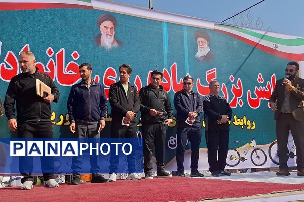  همایش بزرگ پیاده روی خانوادگی در نسیم‌شهر 