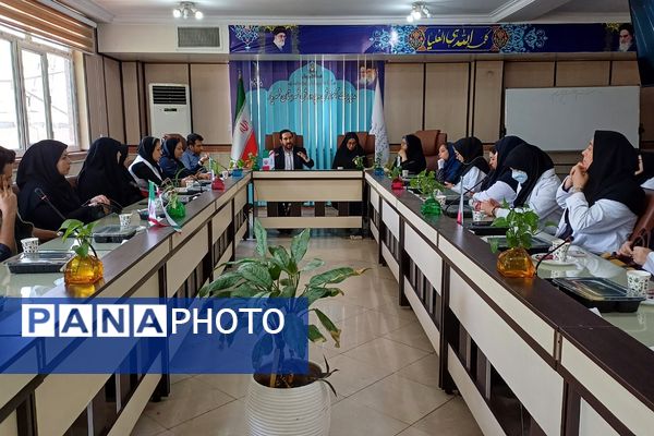 تقدیر از مراقبین سلامت و ارگان‌های مرتبط با حوزه سلامت در اداره آموزش و پرورش شهریار 