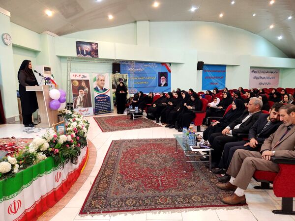 همایش گفتمان سازی الگوی سوم زن مسلمان و کنشگری جمعیت در تبریز