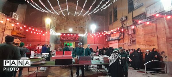 صد و هفتاد و سه شب عطر چای و کرامت؛ «چایخانه حضرت زهرا (س)» همچنان میزبان دل‌های بی‌قرار