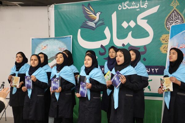 بازدید مدیرکل آموزش و پرورش خراسان شمالی از نمایشگاه هفته کتاب و کتابخوانی