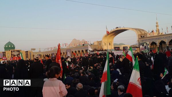 حضور باشکوه و پرشورمیلیونی ملت ایران در مراسم وداع با امام شهید