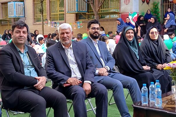 گام نهادن دانش‌آموزان کودکستانی شهرستان ورامین در مسیر تعلیم و تربیت