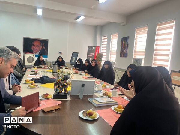 جلسه  هم اندیشی کارشناس مسولان فرهنگی وهنری استان خراسان رضوی