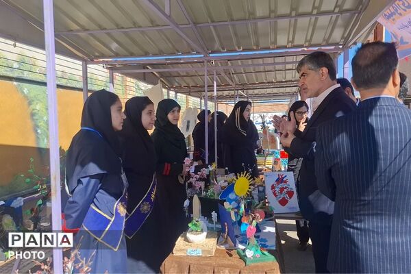 گرامیداشت هفته سلامت روان در دبیرستان فرزانگان ملارد 