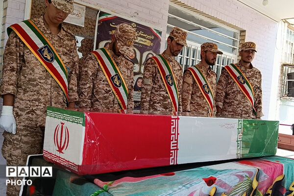 عطر شهادت در مدرسه؛ میزبانی دانش آموزان از شهید گمنام