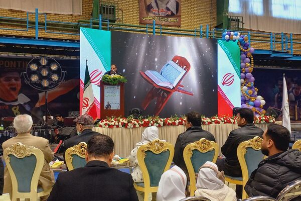 جشن روز پدر در سالن گلعباسی ورامین ؛ حضوریک هزار نفر از  پدران دانش آموزان گل‌های نمونه