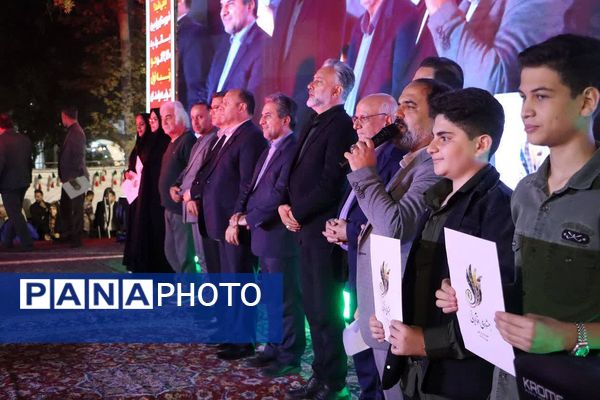 درخشش معلمان و دانش‌آموزان ورامینی در شب ششم جشنواره اقوام ایرانی