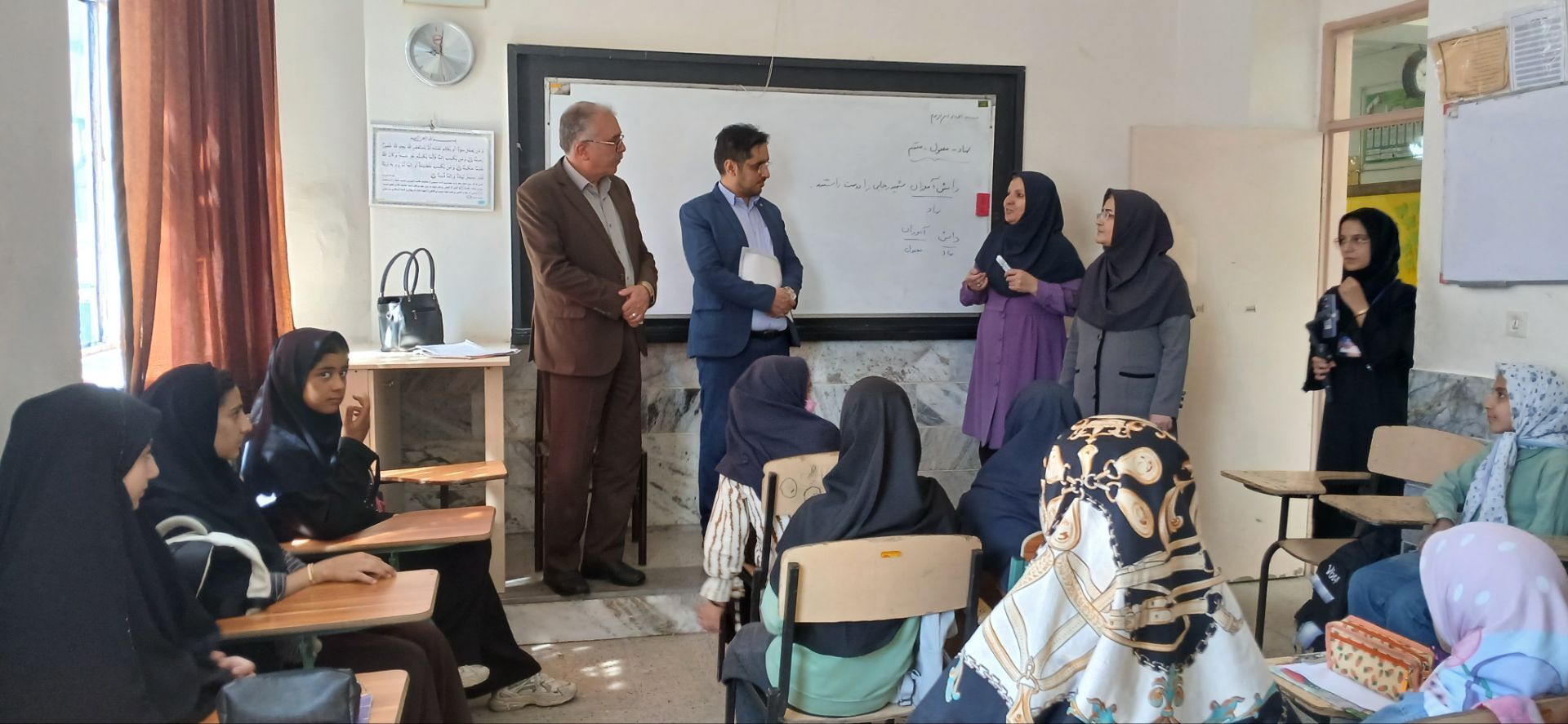 مهر مجازی در دبیرستان دکتر کمیلی