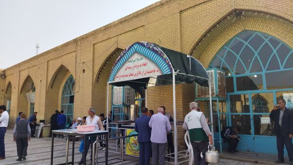 گذری بر فعالیت چایخانه مسجد جامع در روز جمعه 