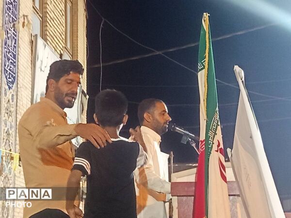 اجلاس سراسری نماز و تجلیل از دانش‌آموزان فعال در حاجی‌آباد