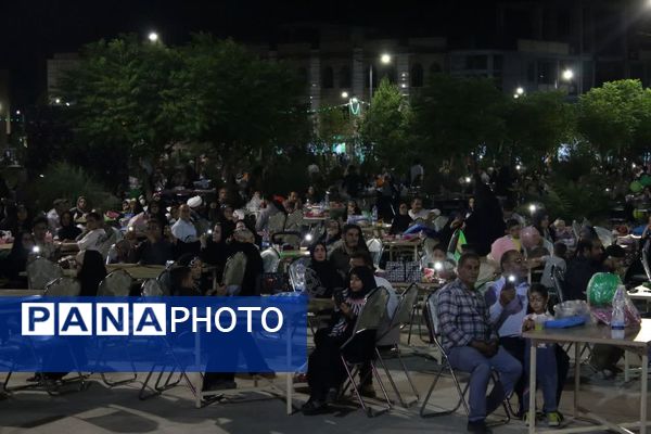 محفلی با حضور کودکان و خانواده‌ها در دانشگاه قم